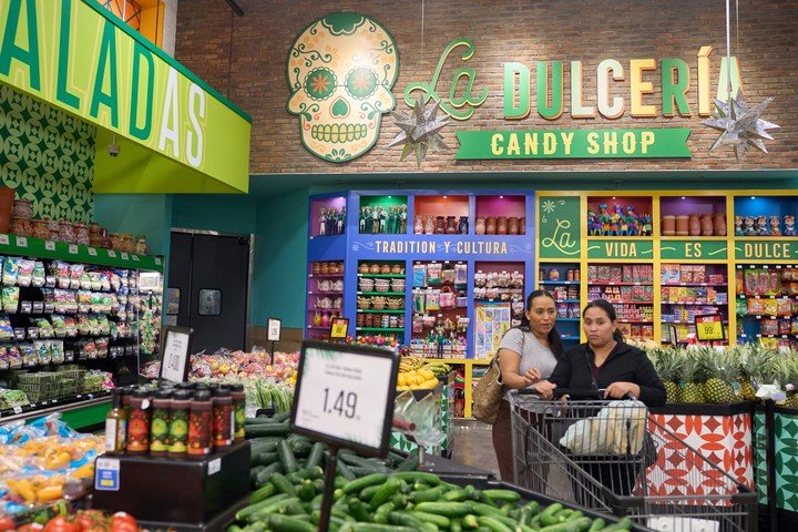 Un mercado con productos mexicanos en Los Angeles, California. Foto: EFE 