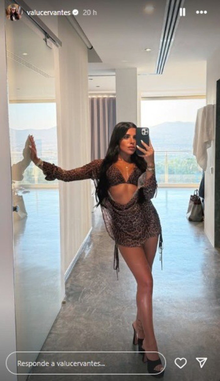 El look de Valentina Cervantes. Fotos: Instagram.