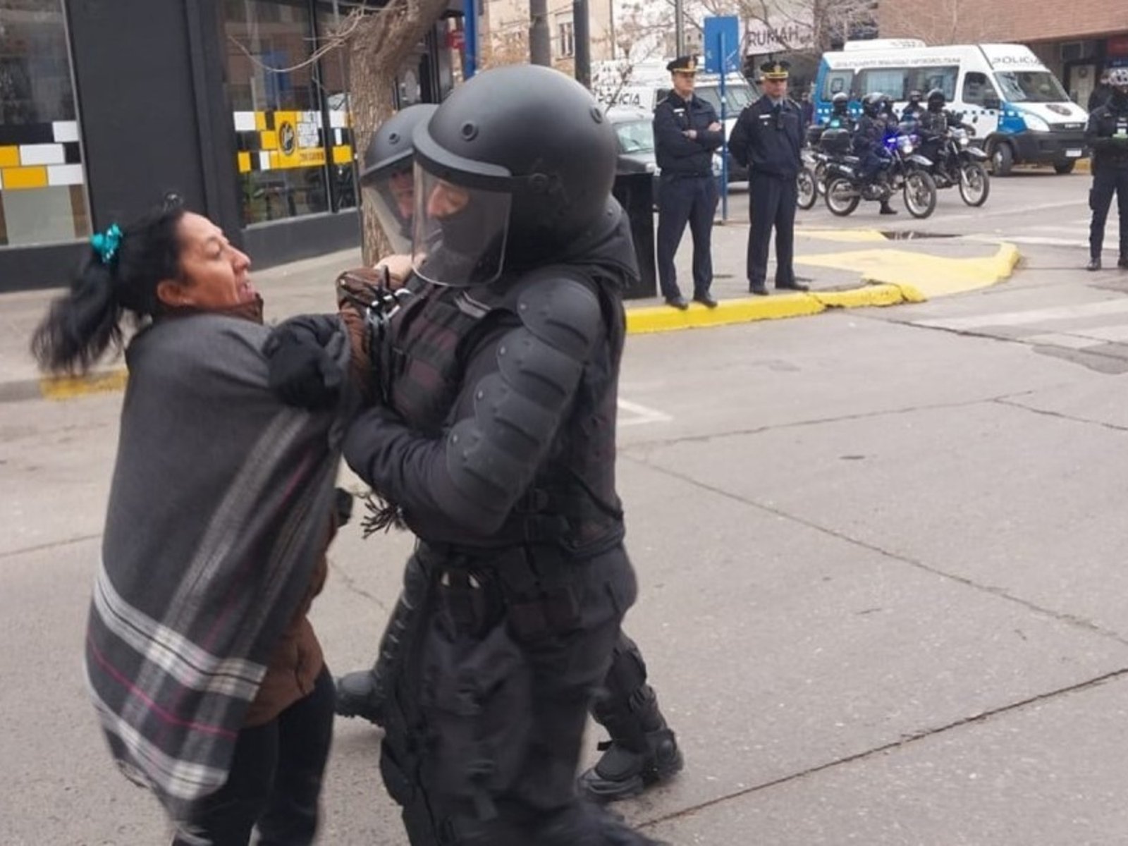 Conflicto en Neuquén: La voz de las comunidades mapuche se ahoga en la represión En el corazón de la provincia de Neuqué... Descubre más sobre politics, torn...