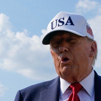 Aranceles, redadas y recortes: el polémico medio año de Donald Trump en su vuelta al poder en Estados Unidos