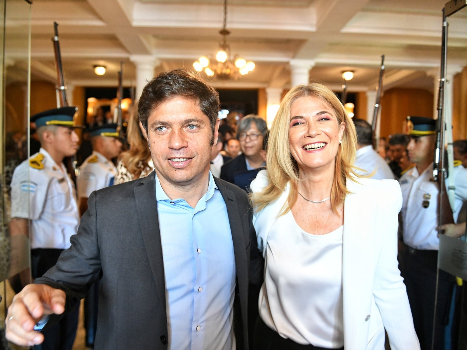 En la madrugada del desenlace: el peronismo y su camino hacia las elecciones de septiembre En un momento crítico para el... Descubre más sobre hicieron, come...
