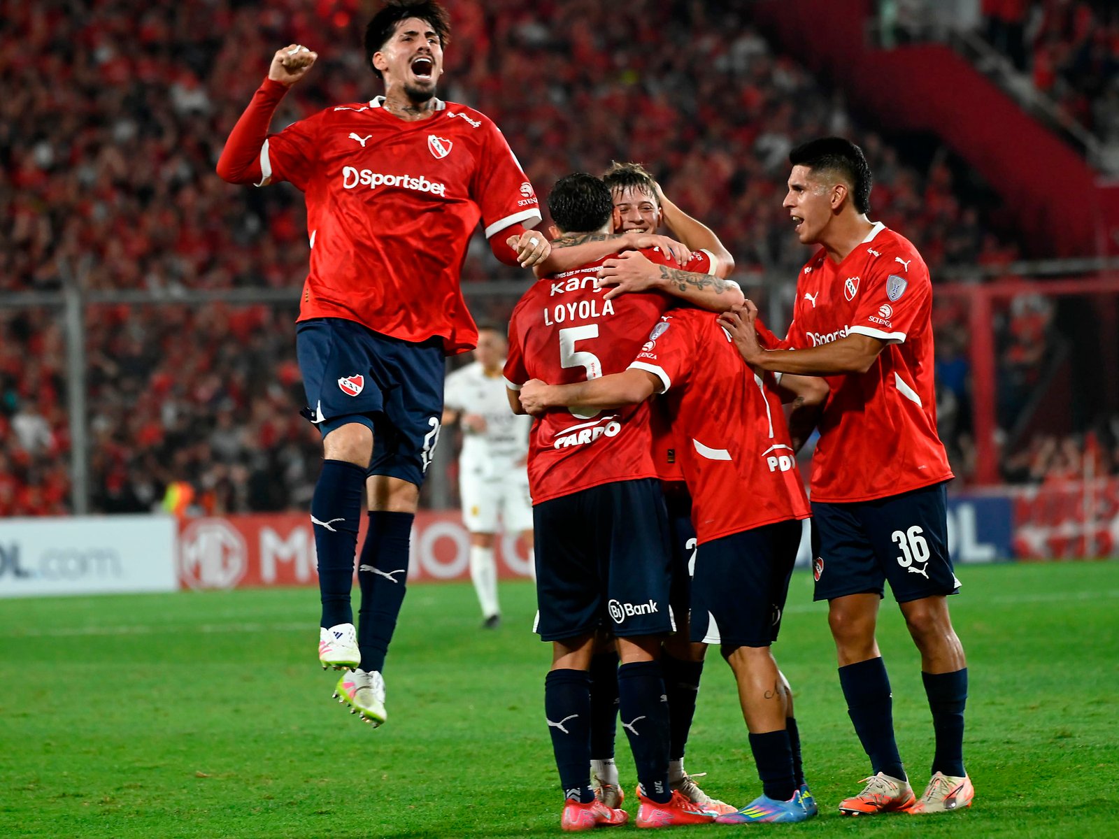  El camino de los argentinos en la lucha por la gloria continental La Copa Sudamericana 2025 comienza a calentar mot... Descubre más sobre complicado, hu...