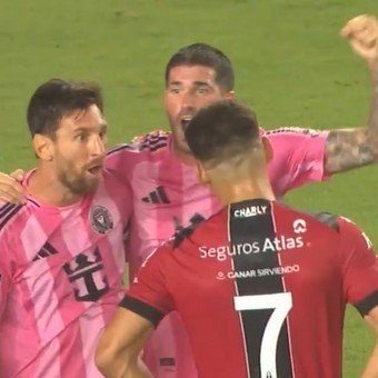 Lionel Messi explotó contra Matías Cóccaro en la agónica victoria de Inter Miami ante Atlas