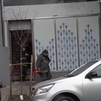 "¡Cerrá el aire! ¡Sacá, sacá!": desconcierto en vivo por un incendio en el edificio del streaming Neura