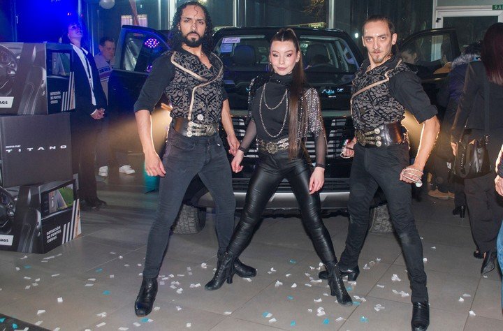 Impactante show a cargo de bailarines de un grupo de folclore internacional.