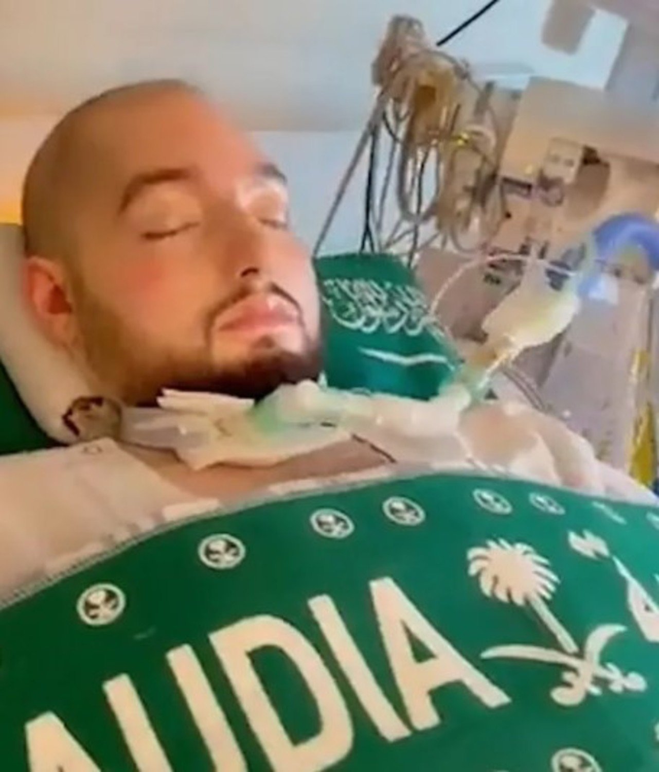 Durante estas dos décadas, su padre nunca permitió que se le retire el soporte vital. Foto: Captura