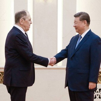 China crece más de lo previsto pese a la guerra comercial con Estados Unidos y se acerca aún más a Moscú