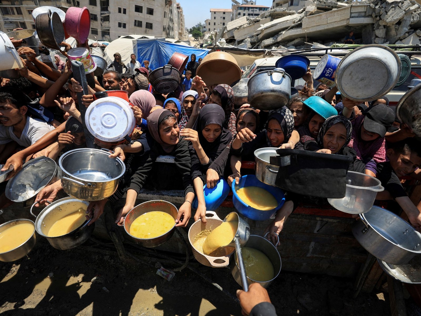 Negociaciones en la cuerda floja: el futuro de Gaza y sus rehenes La situación en la Franja de Gaza se torna más crítica... Descubre más sobre internacionale...