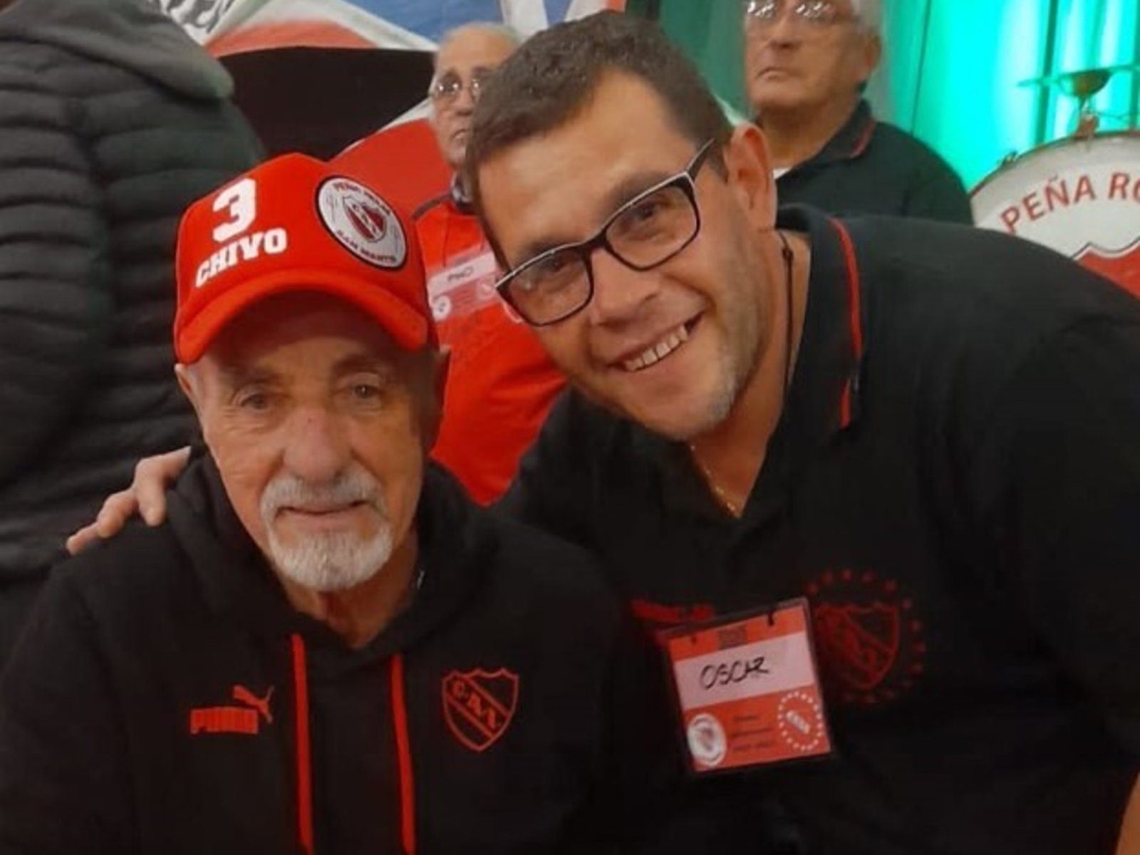La angustia de una comunidad unida por el amor al rojo El fútbol argentino, más allá de ser un deporte, es una pasión qu... Descubre más sobre esparcido, alg...