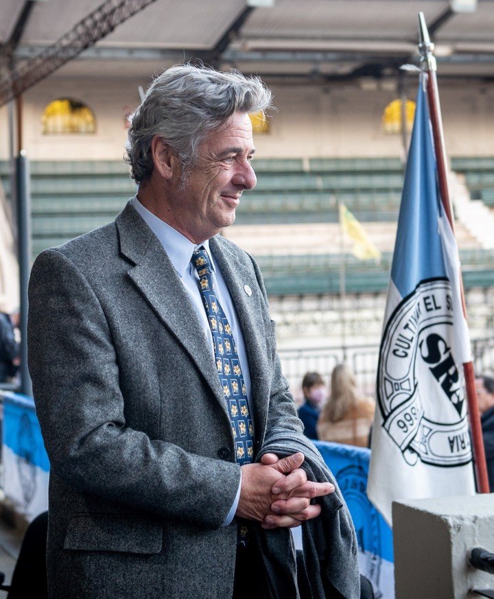Nicolás Pino, en la tribuna principal de Palermo.