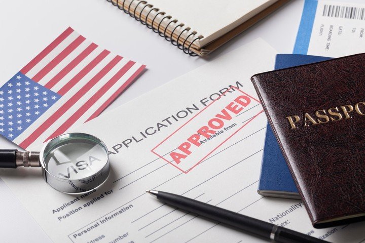 Las características del proceso de otorgamiento de la visa americana llevó a otros países a aceptarla como equivalente. 