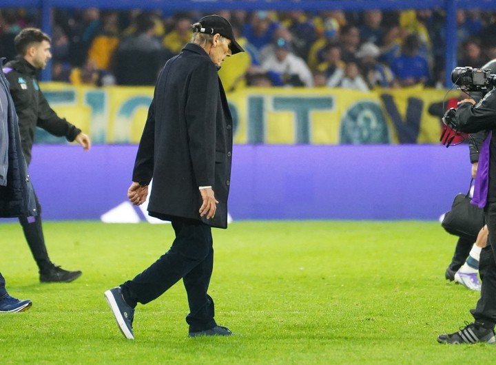 La salida de Russo de la Bombonera, con algunos reproches pero respetado por el hincha de Boca. Foto: Juano Tesone.