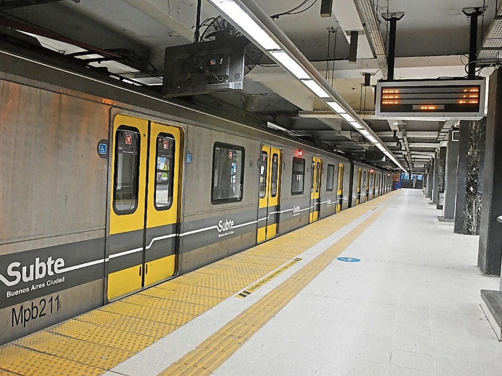 Un lamento en las entrañas de la ciudad: el impacto del paro en el subte Este lunes 4 de agosto, los usuarios de la red ... Descubre más sobre subterráneos, ...