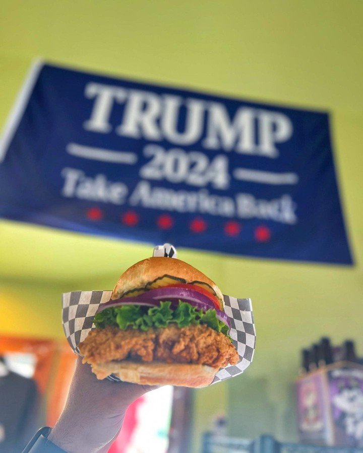 Los locales de Trump Burger están repletos de pancartas y propagandas en honor al presidente. Foto: Facebook/TrumpBurger