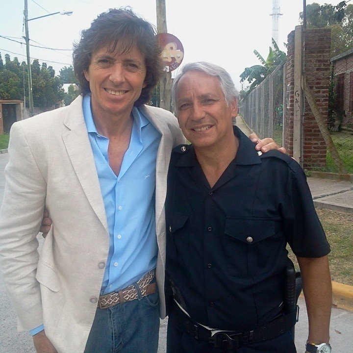 Junto a Gustavo Bermúdez en una de las novelas que compartieron.