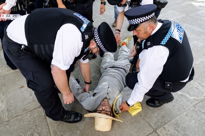 La Met ha reforzado su dispositivo policial, con agentes venidos de otras ciudades del Reino Unido. Foto: EFE