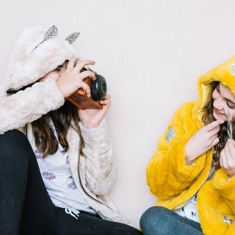 Moda "furry": qué es y cómo copó las calles de Buenos Aires este invierno 2025