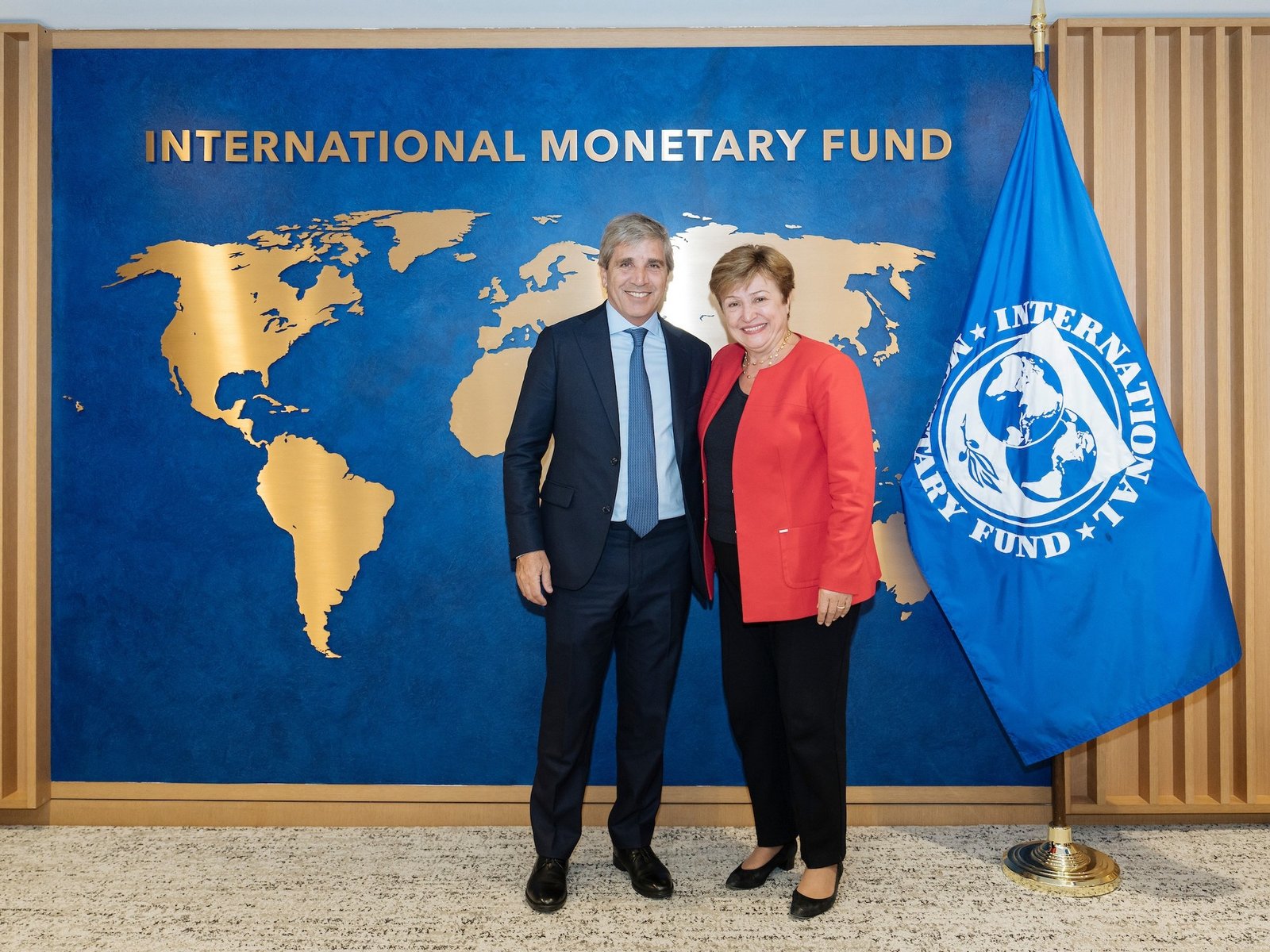 Cambio de escenario: un respiro para la economía argentina La reciente decisión del Fondo Monetario Internacional (FMI) ... Descubre más sobre implicaciones,...