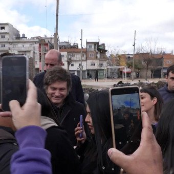 El detrás de escena de la provocadora foto de Javier Milei para inaugurar la campaña bonaerense en La Matanza