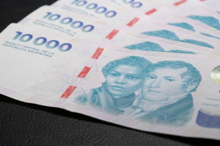 A partir de agosto de 2025 el salario mínimo para empleados mensualizados con jornada laboral legal completa se ubicará en $322.000.