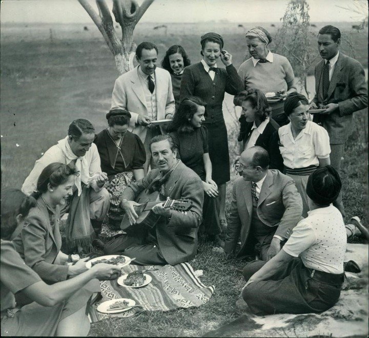 El animador estadounidense visitó el lote del pintor argentino en 1941.