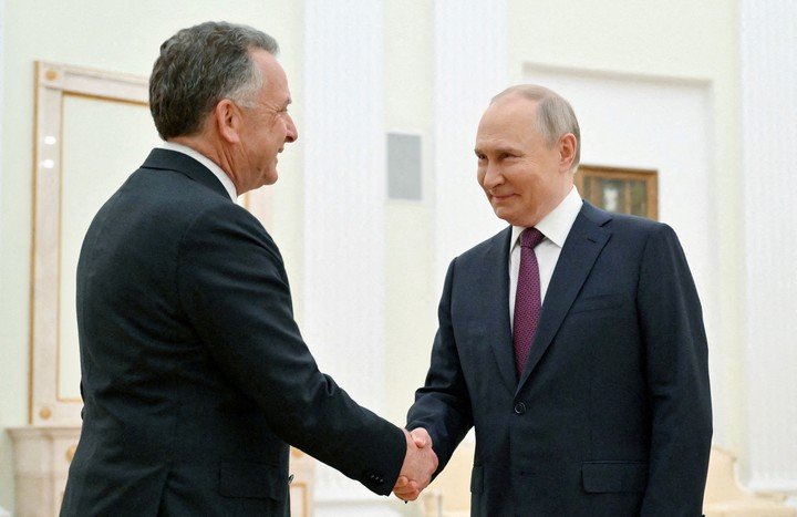 Vladimir Putin junto a Steve Witkoff, durante una reunión en Moscú, el pasado 25 de abril. Foto: Sputnik/Kristina Kormilitsyna/Pool vía Reuters