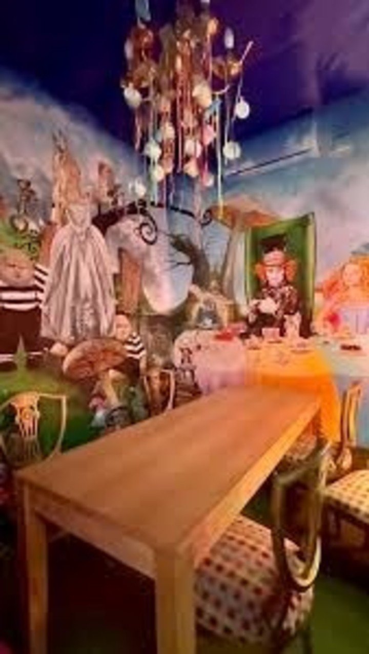 Alicia y El Gato. La novedad que abrió en Belgrano. Inspirada en la película de Tim Burton.