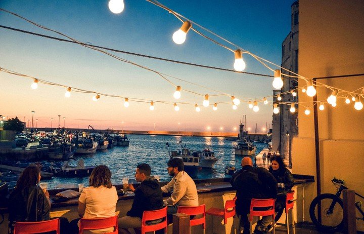 Bari es el lugar ideal de Italia para disfrutar del verano por menos de 40 euros al día. Foto: Unsplash.