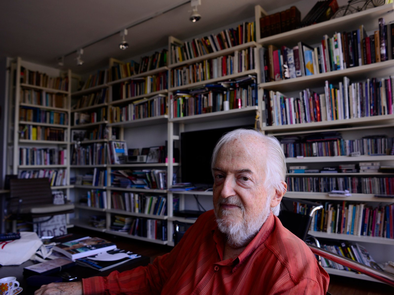 Un legado que trasciende fronteras La reciente partida de Daniel Divinsky, figura emblemática del mundo editorial argent... Descubre más sobre argentina, per...
