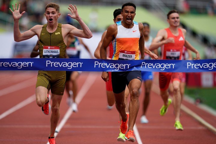 La sorpresa de Cooper Lutkenhaus al llegar sólo por detrás de Donavan Brazier. Foto: AP