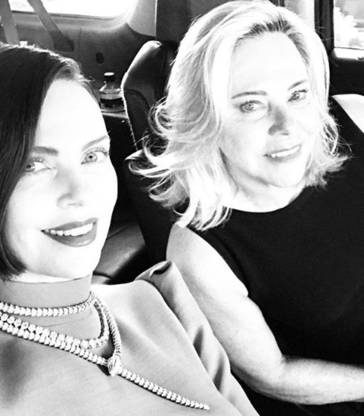 La madre de Charlize Theron, Gerda, mató a su marido en defensa propioa Foto @charlizeafrica.