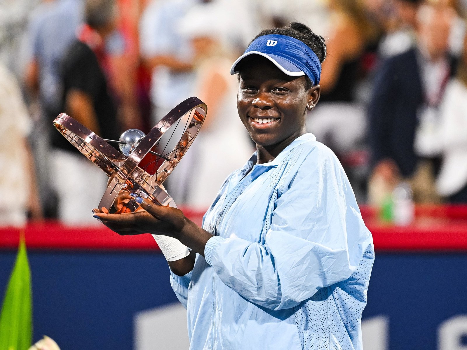Un nuevo horizonte para el tenis canadiense En un evento que quedará grabado en la memoria del deporte femenino, Victori... Descubre más sobre desde, superar...