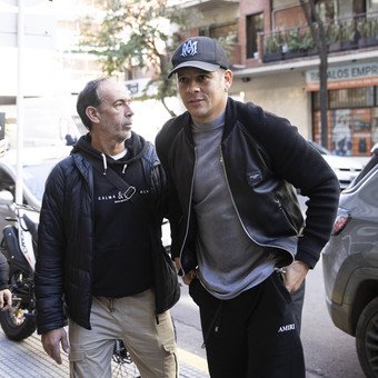 Así llegó Rojo a Racing: el guiño cómplice de Costas con el "problemita del apellido", la bendición de Milito y Saja y el contrato por productividad