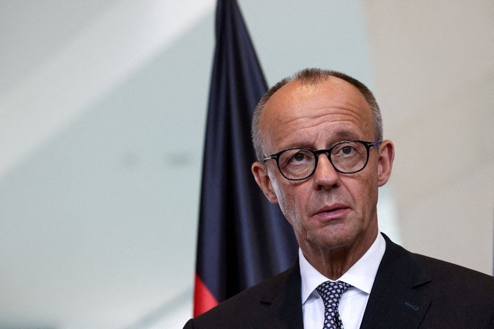 El canciller alemán Friedrich Merz anunció la suspensión de venta de armas a Israel. Foto: Reuters 