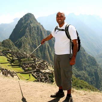 La inspiradora historia de un hombre ciego que cumplió su sueño de conocer el mundo: "Cuando viajo, lo hago con todos mis sentidos"