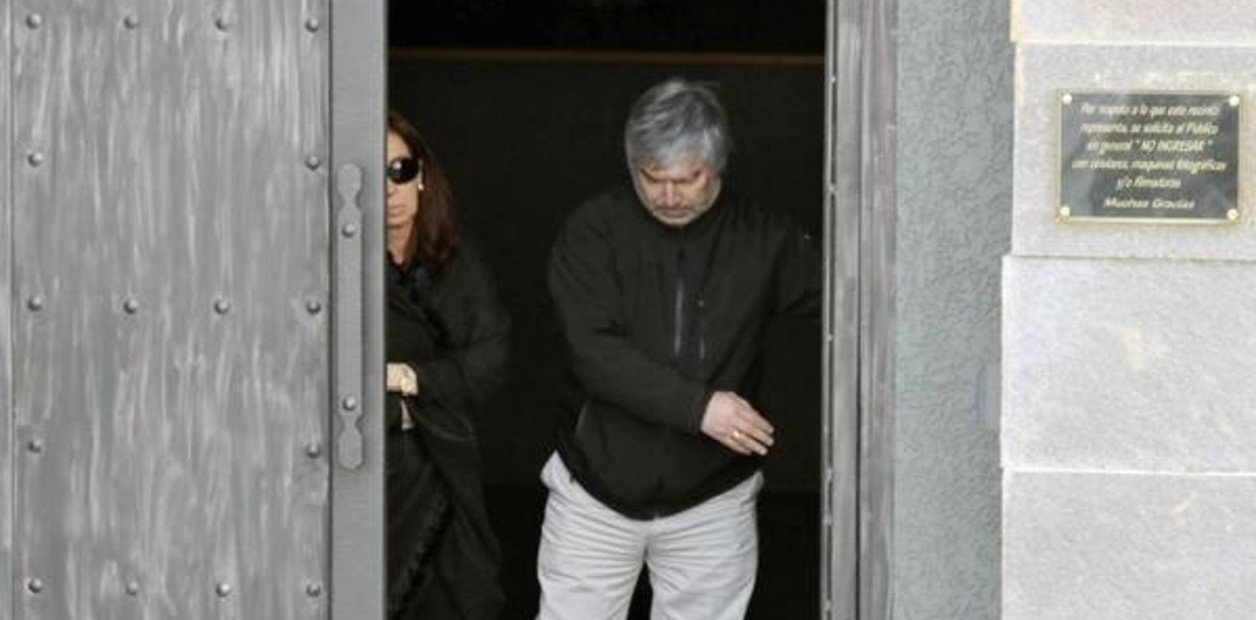 Un giro inesperado en la investigación del lavado de dinero La reciente decisión de la Cámara Federal porteña de incorpo... Descubre más sobre contratos, pol...