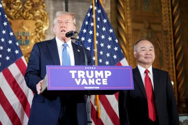 Trump anuncia el plan de Apple para invertir $100 mil millones en la manufactura en EE. UU. iPhone