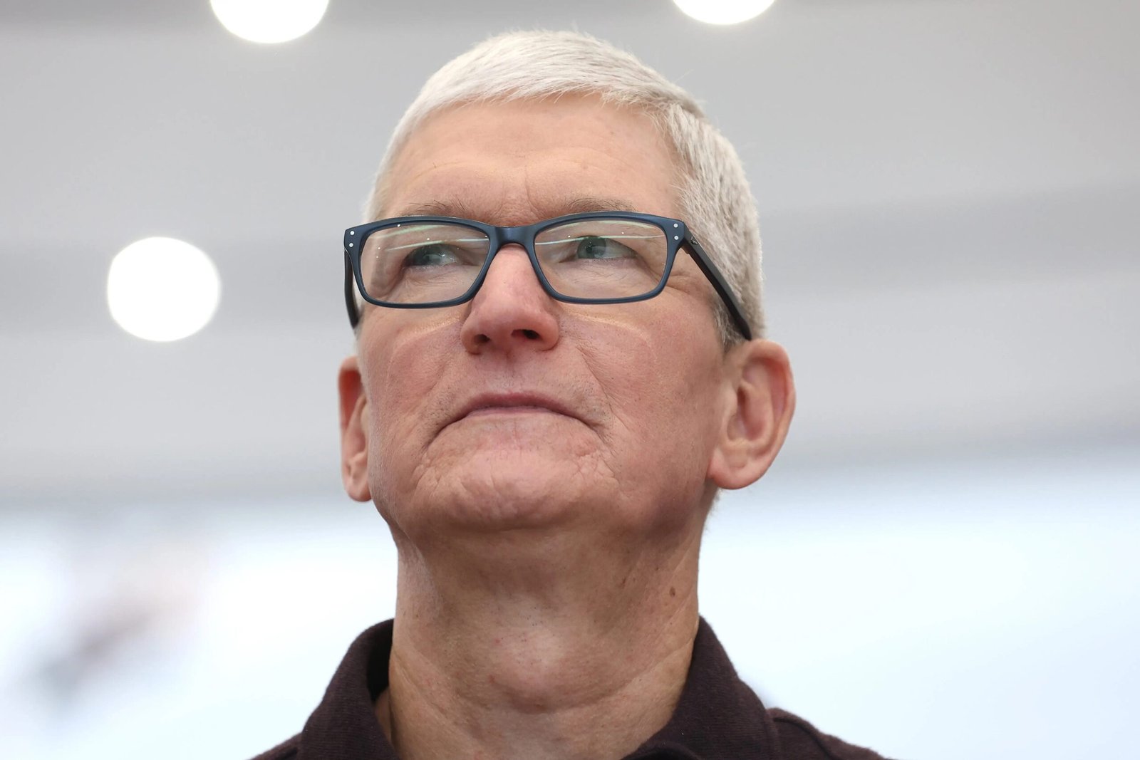 Tim Cook destaca los esfuerzos de Apple en inteligencia artificial y la "increíble" línea de productos en la reunión general. Parece que solo has escrito "Mac". Si te referías a algo más específico o a un texto más largo, por favor proporcioname más detalles para poder ayudarte mejor.