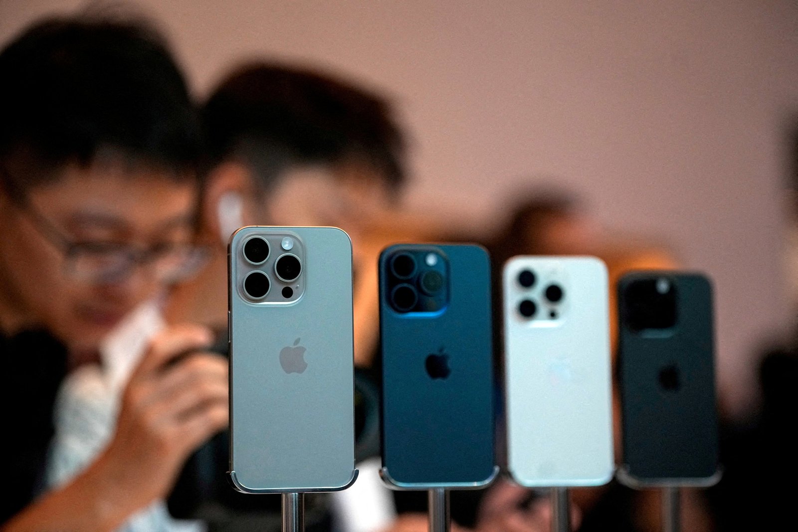 Apple estima que los costos por tarifas alcanzarán los 1.100 millones de dólares el próximo trimestre. iPhone