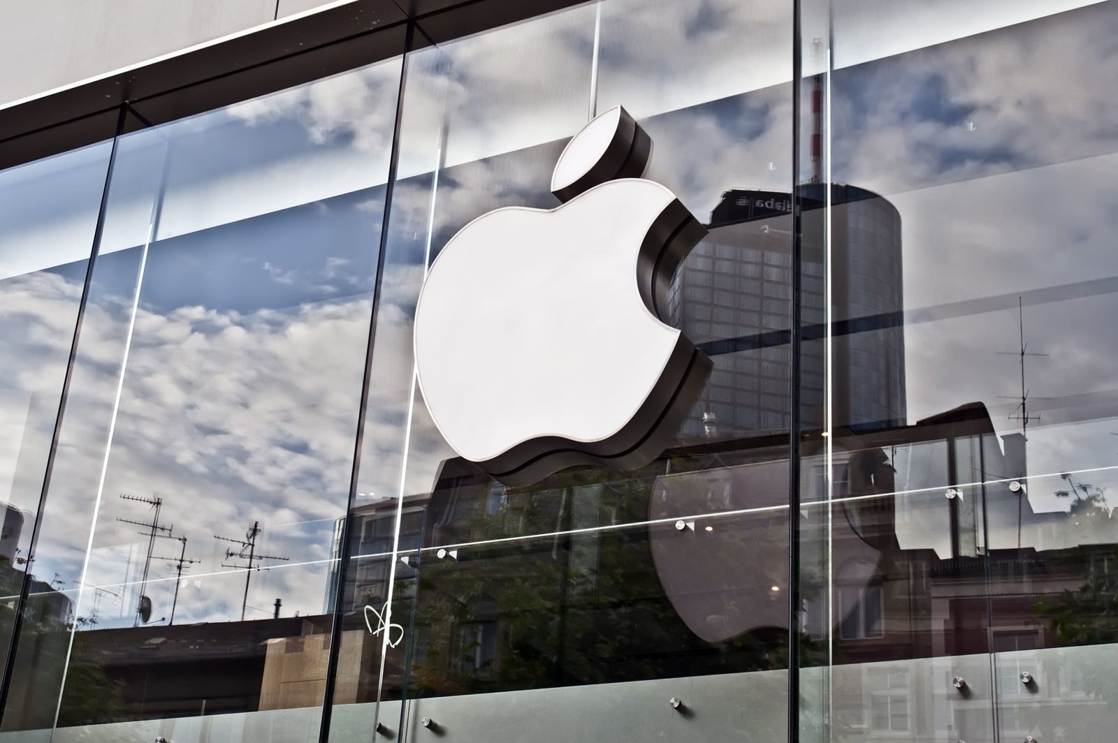 Apple está demandando a Apple Cinemas.
