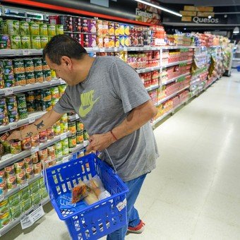 El salto del dólar impactó poco en la inflación de julio, pero preocupa lo que ocurrirá en agosto