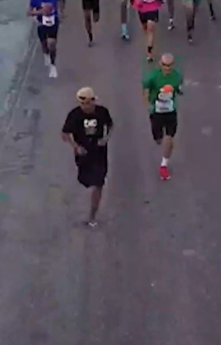 El maratonista borracho fue furor en X. Foto: captura X