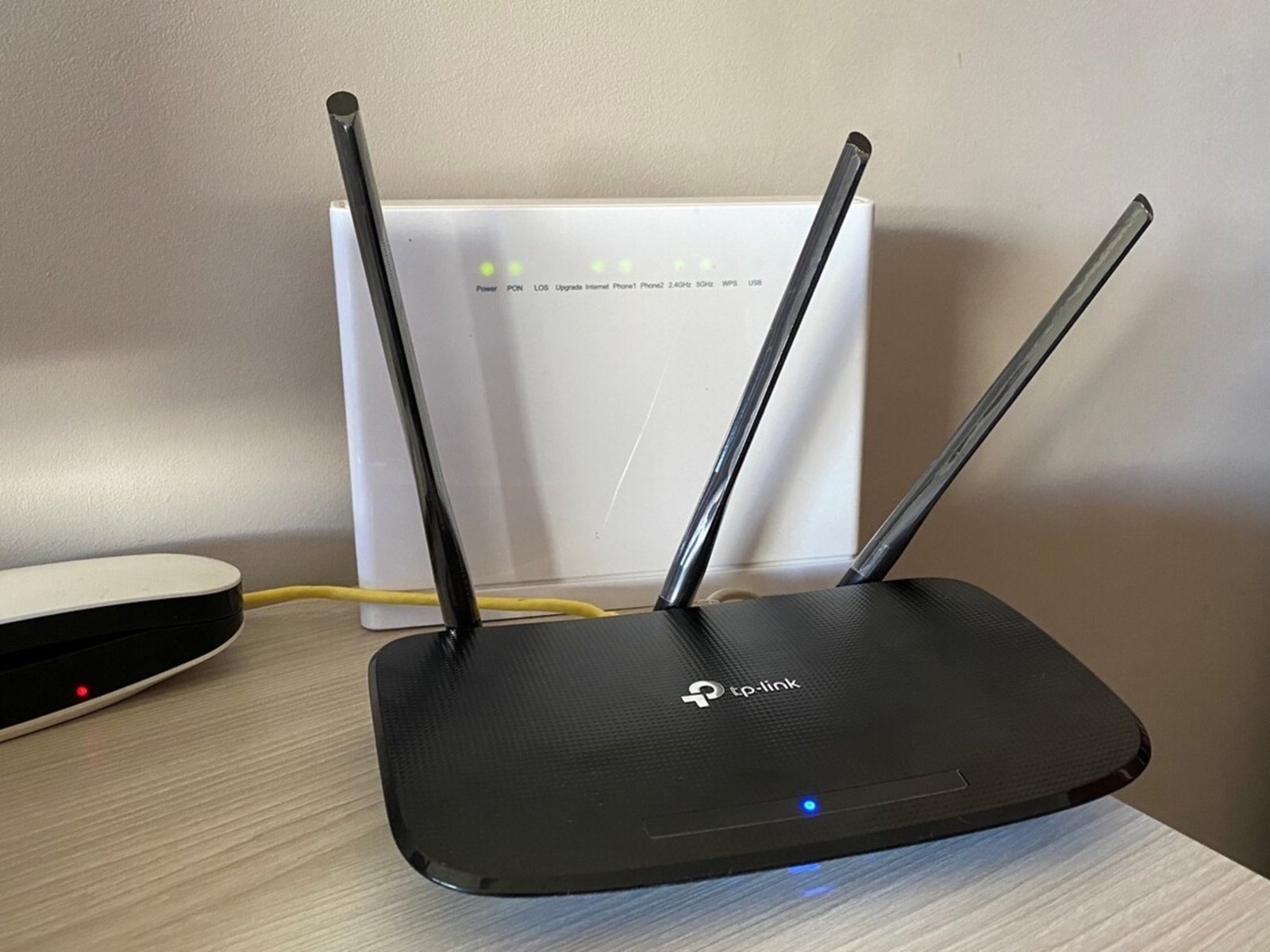 Cómo optimizar tu WiFi desactivando antiguos protocolos en tu módem En la era digital en la que vivimos, la velocidad y ... Descubre más sobre conexiones, co...
